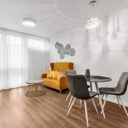 Apartament Park Mirowski Yellow By Bookinghost
