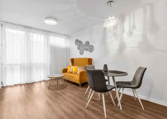 شقة Park Mirowski Yellow By Bookinghost