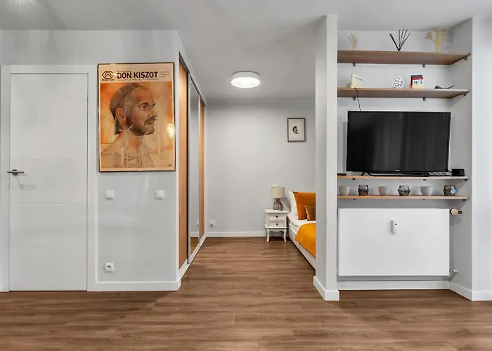 Park Mirowski Yellow By Bookinghost وارسو