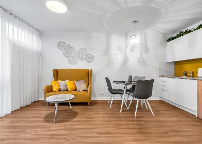 Park Mirowski Yellow By Bookinghost