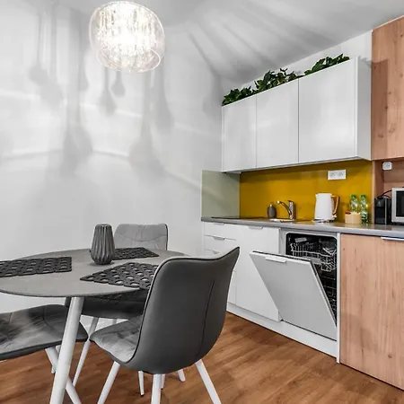 Park Mirowski Yellow By Bookinghost