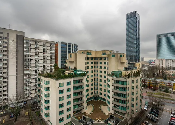 Park Mirowski Yellow By Bookinghost *