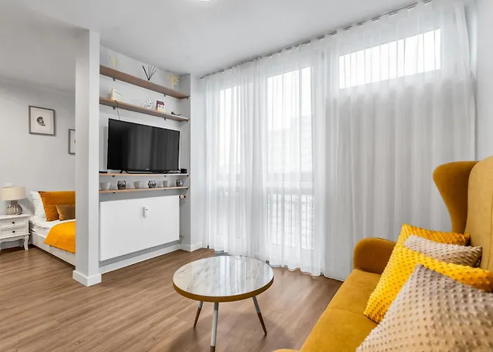 Apartman Park Mirowski Yellow By Bookinghost Varsó